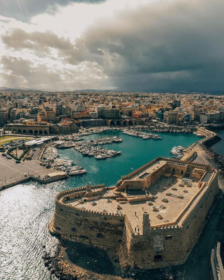 Minos By Agora Luxury Apartments In The Heart Of Heraklion Exterior photo