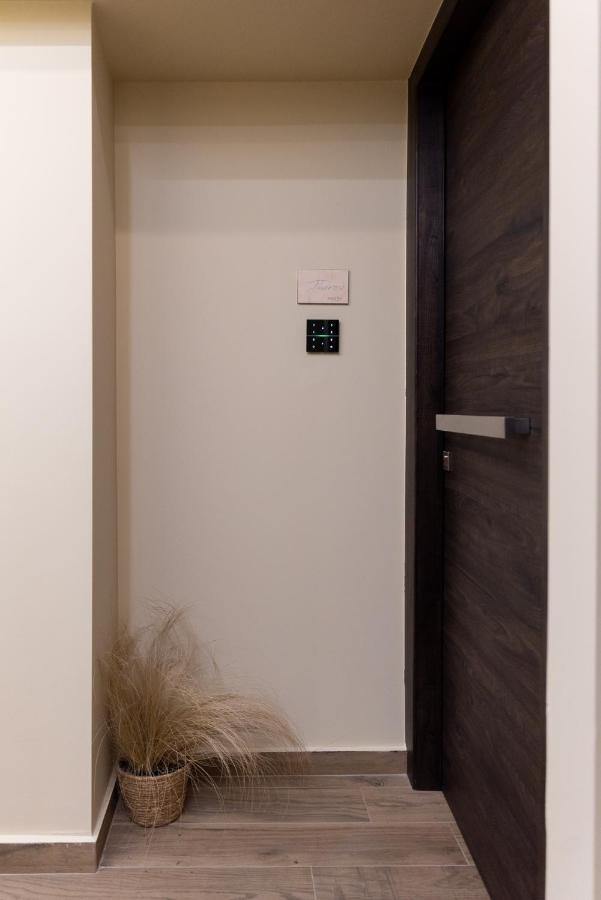 Minos By Agora Luxury Apartments In The Heart Of Heraklion Exterior photo